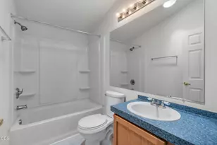 811 NE Paiute Ct, Redmond, OR 97756 - Photo 12