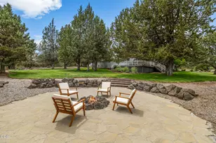 22055 White Peaks Dr, Bend, OR 97702 - Photo 10