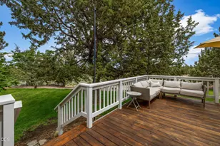22055 White Peaks Dr, Bend, OR 97702 - Photo 16