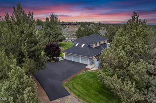 22055 White Peaks Dr, Bend, OR 97702 - Photo 60