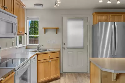 20535 Sunderland Way, Bend, OR 97701 - Photo 10