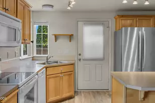 20535 Sunderland Way, Bend, OR 97701 - Photo 10