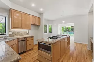 235 Glenoak Ln, Grants Pass, OR 97526 - Photo 14
