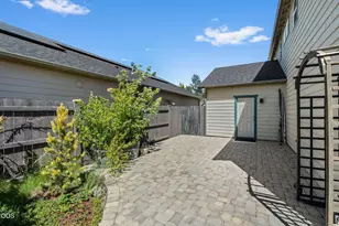 60919 SE Sweet Pea Dr, Bend, OR 97702 - Photo 44