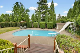 2489 Nieto Way, Medford, OR 97504 - Photo 6