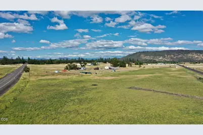 8791 Highway 234, Gold Hill, OR 97525 - Photo 6