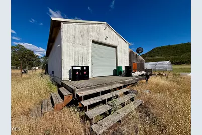 8791 Highway 234, Gold Hill, OR 97525 - Photo 12