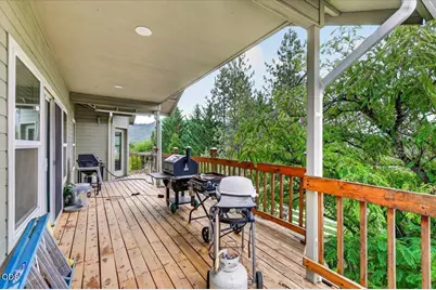 394 Pinetop Terrace, Shady Cove, OR 97539 - Photo 30