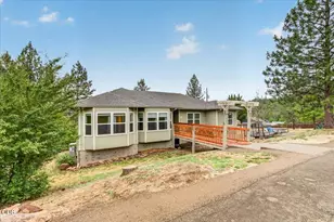 394 Pinetop Terrace, Shady Cove, OR 97539 - Photo 2