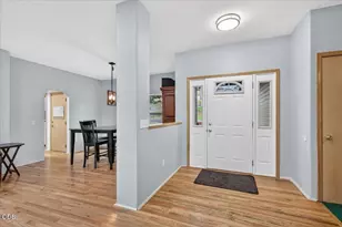 394 Pinetop Terrace, Shady Cove, OR 97539 - Photo 4