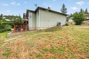 394 Pinetop Terrace, Shady Cove, OR 97539 - Photo 32