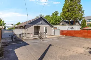 319 S Ivy St, Medford, OR 97501 - Photo 12