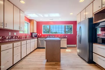 615 Ashland Street, Ashland, OR 97520 - Photo 12