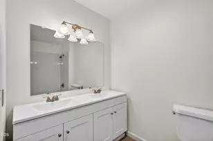 502 S B St, Phoenix, OR 97535 - Photo 20