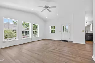 502 S B St, Phoenix, OR 97535 - Photo 4