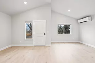 4079 SW Pumice Ave, Redmond, OR 97756 - Photo 4