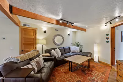 63220 Johnson Road, Bend, OR 97703 - Photo 8