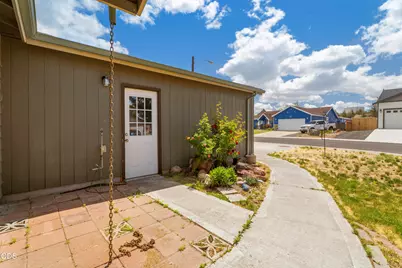 56 SE L Street Loop, Madras, OR 97741 - Photo 8