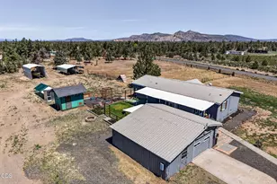 3381 NE 25th St, Redmond, OR 97756 - Photo 2