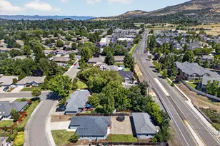 1397 Larson Creek Dr, Medford, OR 97504 - Photo 34