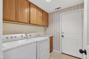 1397 Larson Creek Dr, Medford, OR 97504 - Photo 22