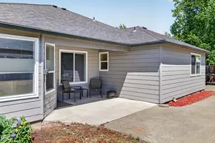 1397 Larson Creek Dr, Medford, OR 97504 - Photo 26