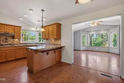 1032 Thelma Way, Grants Pass, OR 97527 - Photo 8