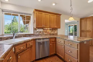 1032 Thelma Way, Grants Pass, OR 97527 - Photo 12