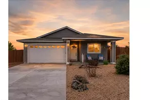 51227 Riley Ln, La Pine, OR 97739 - Photo 2
