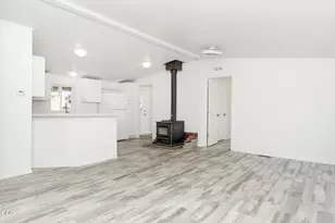 308 Limpy Creek Rd, Grants Pass, OR 97527 - Photo 10