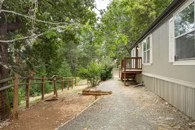 308 Limpy Creek Road, Grants Pass, OR 97527 - Photo 22