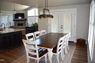 303 NW Collette Way, Grants Pass, OR 97526 - Photo 6