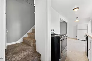 214 N Columbus Ave, Medford, OR 97501 - Photo 14