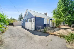 214 N Columbus Ave, Medford, OR 97501 - Photo 20