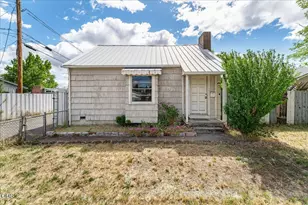 214 N Columbus Ave, Medford, OR 97501 - Photo 2
