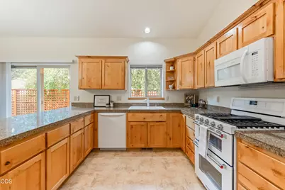 1009 SW Crosscut Court, Bend, OR 97702 - Photo 10