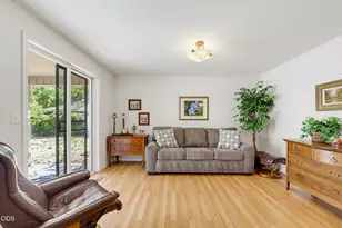 1330 Franklin Ct, Medford, OR 97501 - Photo 12