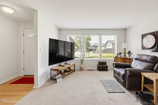 1330 Franklin Ct, Medford, OR 97501 - Photo 8
