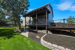 2484 SW 39th St, Redmond, OR 97756 - Photo 56