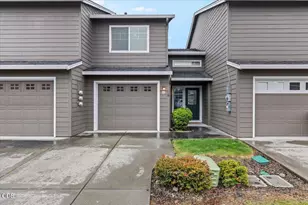 332 Live Oak Loop, Central Point, OR 97502 - Photo 1
