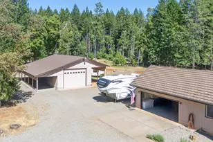 1133 Idlewild Dr, Cave Junction, OR 97523 - Photo 10