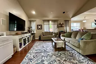 2142 NW Elm Ave, Redmond, OR 97756 - Photo 2