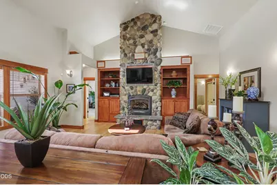 225 Echo Way, Eagle Point, OR 97524 - Photo 8