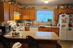 3409 Sonny Ln, White City, OR 97503 - Photo 2