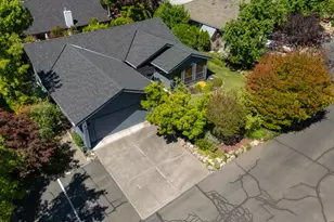 2471 Republic Way, Medford, OR 97504 - Photo 32