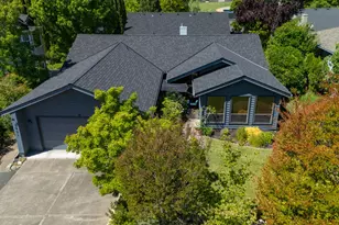 2471 Republic Way, Medford, OR 97504 - Photo 2