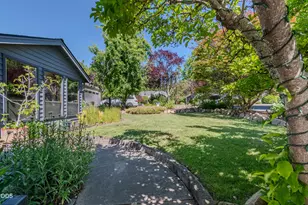 2471 Republic Way, Medford, OR 97504 - Photo 2