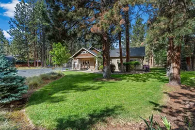 69987 West Meadow Parkway, Sisters, OR 97759 - Photo 2