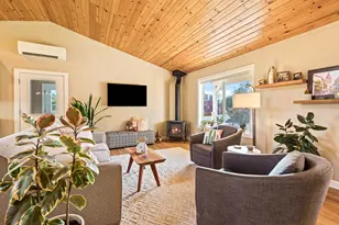 24855 Deer Ln, Bend, OR 97701 - Photo 14