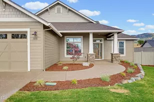 505 Autumn Hls Dr, Medford, OR 97504 - Photo 2